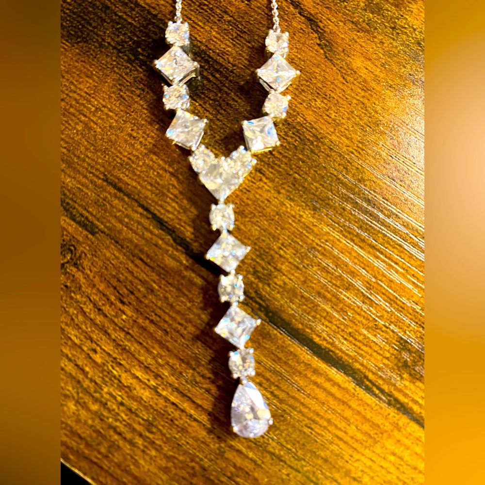 CZ925 V shaped necklace